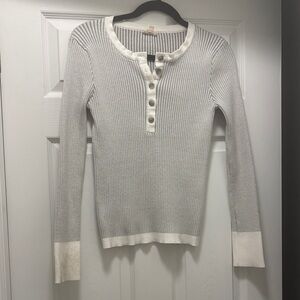 Hem & Thread Gray and Cream Long Sleeve Top